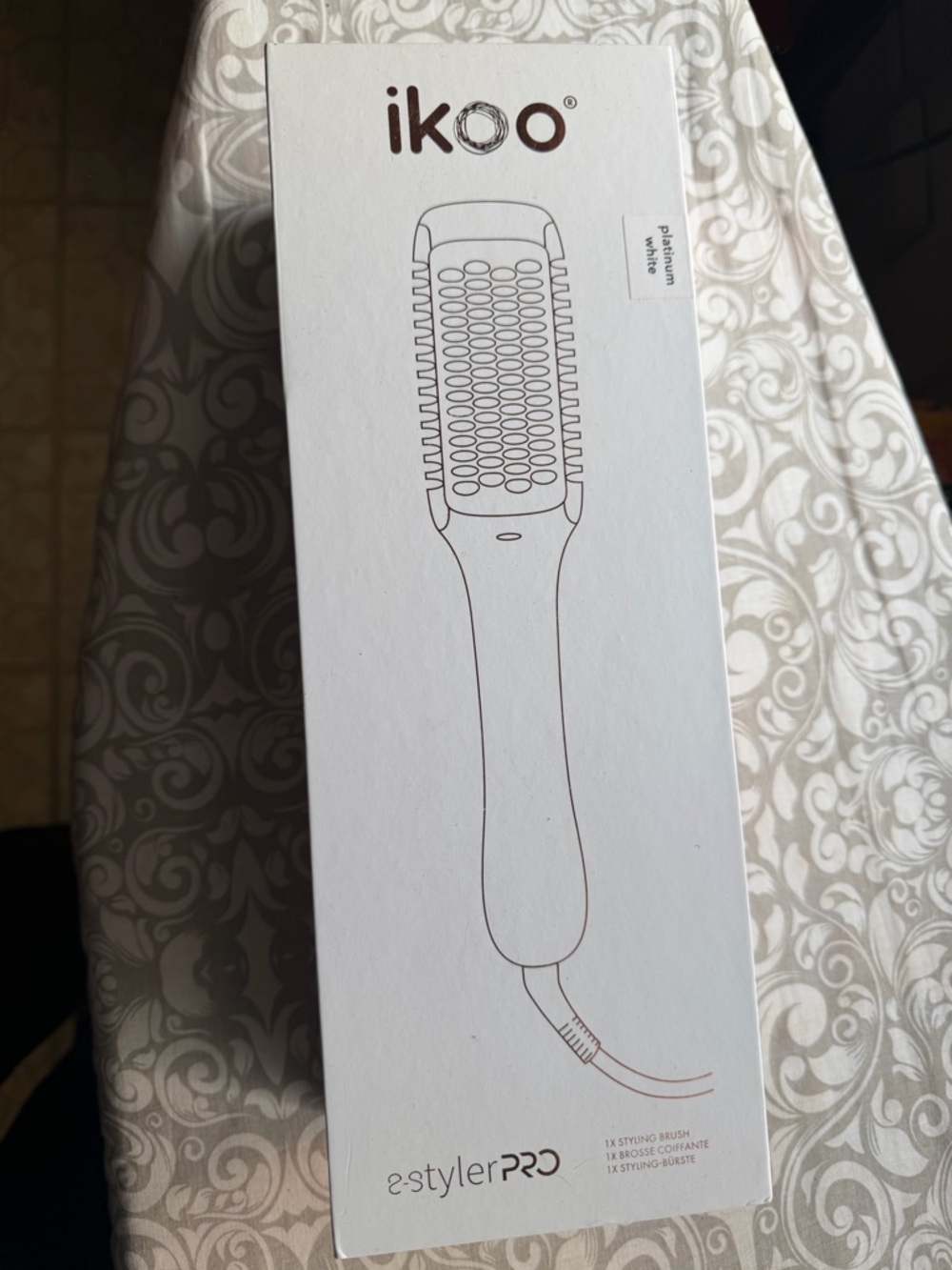 E-Styler Pro:White Ceramic Heated Straightening Brush for Women Hair - Picture 4 of 8